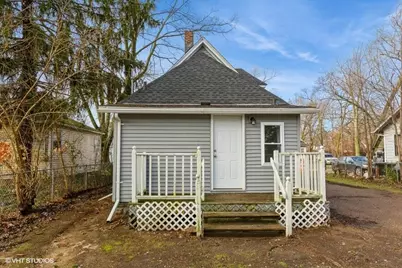 979 Lavette Avenue, Benton Harbor, MI 49022 - Photo 3