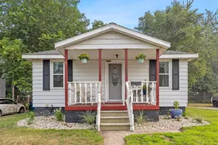 1628 Pennoyer Ave, Grand Haven, MI 49417 - Photo 1