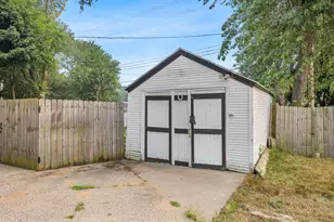 1628 Pennoyer Ave, Grand Haven, MI 49417 - Photo 33