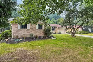 3417 Gingersnap Ln, Lansing, MI 48911 - Photo 3