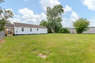 924 Oak St, Adrian, MI 49221 - Photo 25