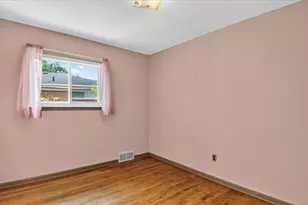 8455 Rockland St, Dearborn Heights, MI 48127 - Photo 17