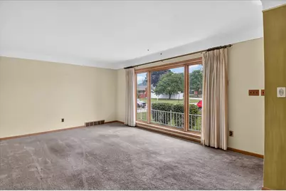8455 Rockland Street, Dearborn Heights, MI 48127 - Photo 5
