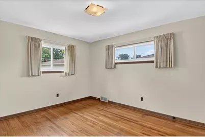 8455 Rockland Street, Dearborn Heights, MI 48127 - Photo 15
