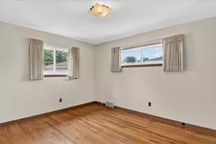 8455 Rockland St, Dearborn Heights, MI 48127 - Photo 15