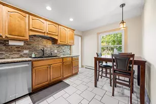840 Edgehill Pl, Battle Creek, MI 49015 - Photo 9
