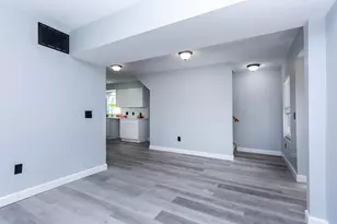 22714 Heussner Ave, Warren, MI 48089 - Photo 9