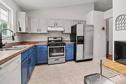 7283 Streamwood Drive, Ypsilanti, MI 48197 - Photo 9