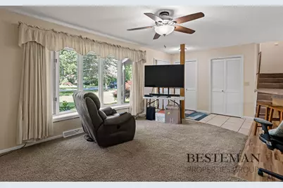 944 W Fennwood Circle, Muskegon, MI 49445 - Photo 9