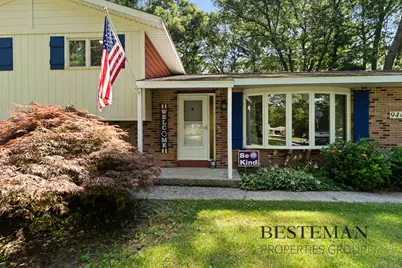 944 W Fennwood Circle, Muskegon, MI 49445 - Photo 5