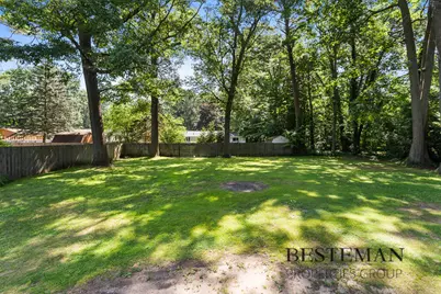 944 W Fennwood Circle, Muskegon, MI 49445 - Photo 15