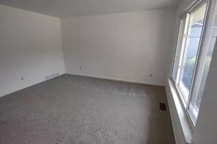 8601 Cedar Ct, Ypsilanti, MI 48198 - Photo 5