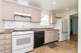 1403 Miss Ellie Dr, Kalamazoo, MI 49009 - Photo 9
