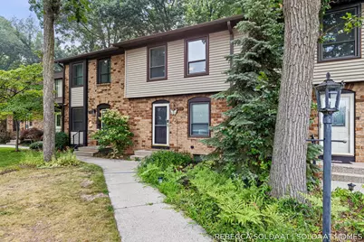 2539 Chatham Woods Drive SE, Grand Rapids, MI 49546 - Photo 3