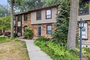 2539 Chatham Woods Dr SE, Grand Rapids, MI 49546 - Photo 3