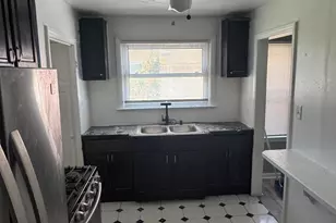 15819 Minock St, Detroit, MI 48223 - Photo 11