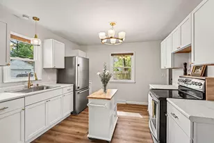 321 Snow Ave, Battle Creek, MI 49037 - Photo 5