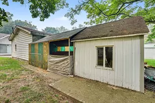 236 Cora St, Allegan, MI 49010 - Photo 31