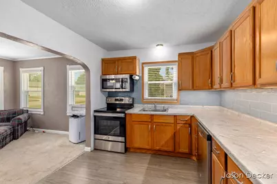 1524 Downey Street, Lansing, MI 48906 - Photo 9