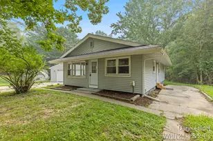 2110 Worden St, Lansing, MI 48910 - Photo 31