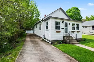 78 Westwood St, Hillsdale, MI 49242 - Photo 3