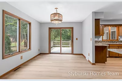 19127 W Spring Lake Road, Spring Lake, MI 49456 - Photo 13