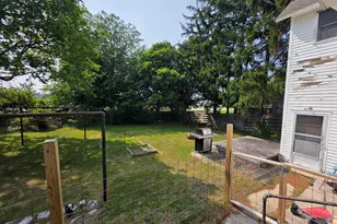 244 Washington St, Manistee, MI 49660 - Photo 25