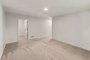 1480 W Valley, Lansing, MI 48906 - Photo 23