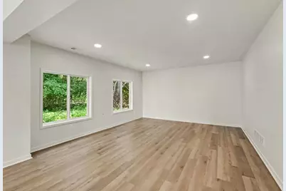 1480 W Valley, Lansing, MI 48906 - Photo 9