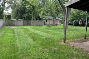1060 Indiana Ave, Benton Harbor, MI 49022 - Photo 3