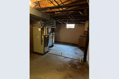 1060 Indiana Avenue, Benton Harbor, MI 49022 - Photo 11