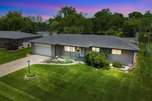 175 Clinton River Dr, Mount Clemens, MI 48043 - Photo 19