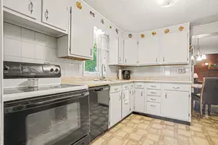860 E Norton Ave, Muskegon, MI 49444 - Photo 5