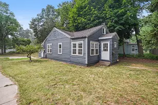 2409 Crozier Ave, Muskegon, MI 49441 - Photo 1