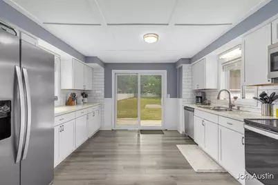 3846 Byron Center Avenue SW, Wyoming, MI 49519 - Photo 11