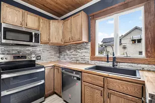 66 Magnolia Ave, Battle Creek, MI 49017 - Photo 9