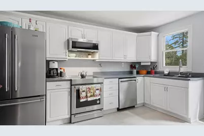 1040 Kirk Drive SE, Grand Rapids, MI 49546 - Photo 9