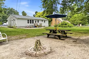 1040 Kirk Dr SE, Grand Rapids, MI 49546 - Photo 25