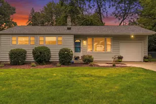 1040 Kirk Dr SE, Grand Rapids, MI 49546 - Photo 1