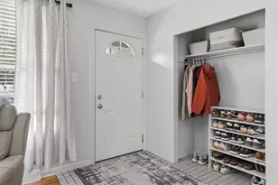 1040 Kirk Dr SE, Grand Rapids, MI 49546 - Photo 3