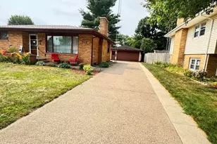 426 Eloise Dr, Benton Harbor, MI 49022 - Photo 5