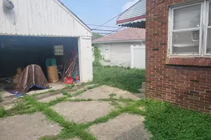 8897 Prest St, Detroit, MI 48228 - Photo 25