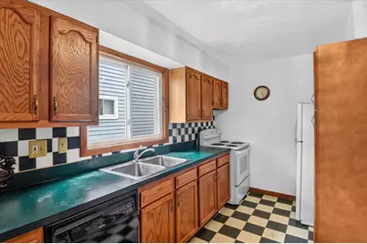 574 E Dallas Avenue, Madison Heights, MI 48071 - Photo 5