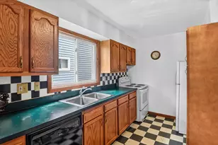 574 E Dallas Ave, Madison Heights, MI 48071 - Photo 5