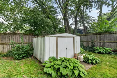 574 E Dallas Avenue, Madison Heights, MI 48071 - Photo 15