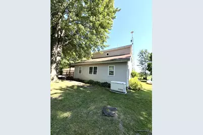 4084 Hartman Road, Sodus, MI 49126 - Photo 11