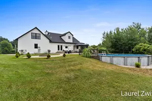 2281 N Green Creek Rd, Muskegon, MI 49445 - Photo 17