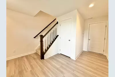 2752 S Spurway Drive, Ann Arbor, MI 48105 - Photo 5