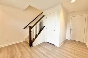 2752 S Spurway Dr, Ann Arbor, MI 48105 - Photo 5