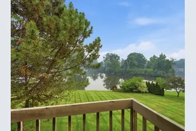 3926 Lakes Edge Drive, Commerce Township, MI 48382 - Photo 5